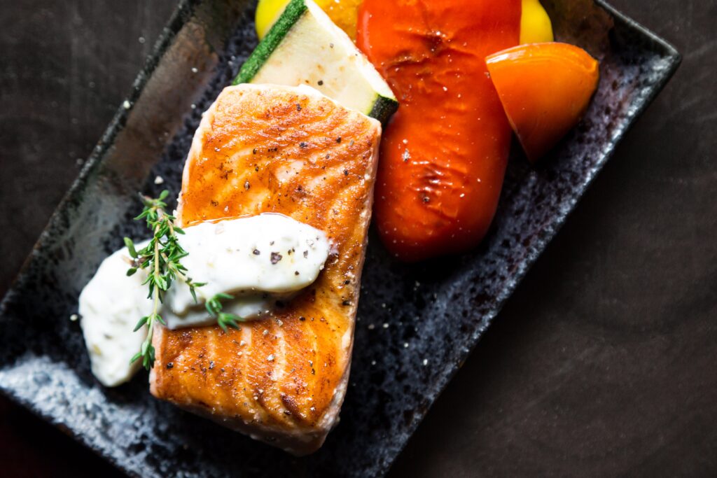 salmon verduras dieta keto mujeres