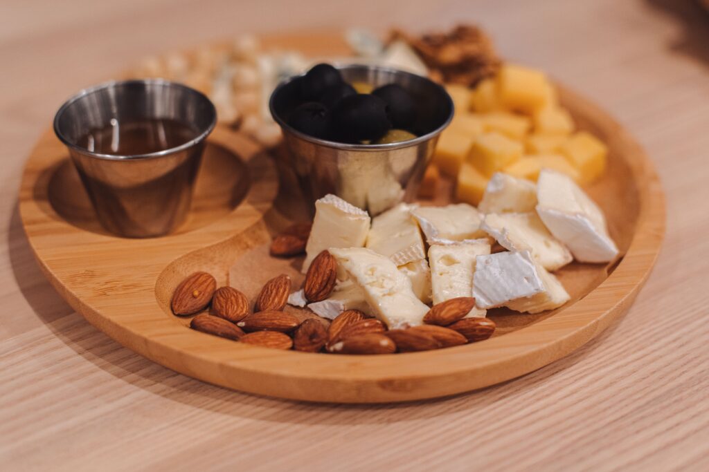 snacks keto salados frutos secos queso